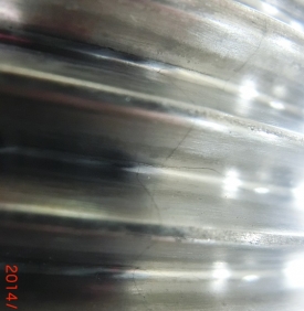 十字架高溫螺栓柱裂紋